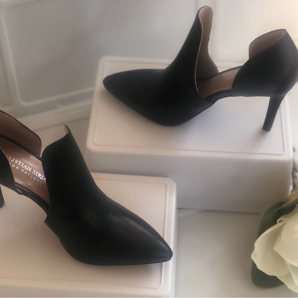 Brand New - Christian Siriano- Faux Leather Black High Heels Booties - Picture 3 of 4